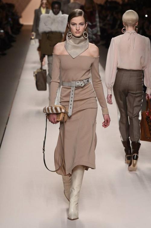 Что в моде осенью 2019 для девушек. Актуальные модели