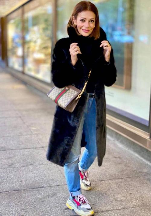 Мода для женщин за 50 в 2021 году осень-зима. Шикарный возраст: модные осенние образы 2021 от женщин-блогеров после 50 22