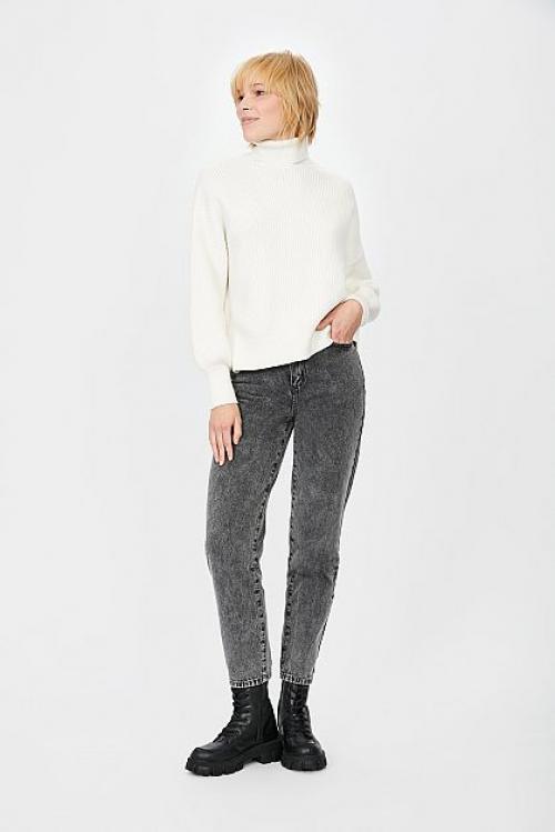 Мода на осень-зиму 2021 для полных женщин з.  Как правильно одеваться женщине за 50 и выглядеть модно полным в 2021-2022: фото стильных образов 21 Мода на осень-зиму 2021 для полных женщин з.  Как правильно одеваться женщине за 50 и выглядеть модно полным в 2021-2022: фото стильных образов 21