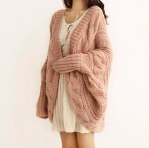 Вязаные жакеты спицами 2019. Вязаные жакеты 2021 2022 года: женские, фото, новинки, модные тенденции