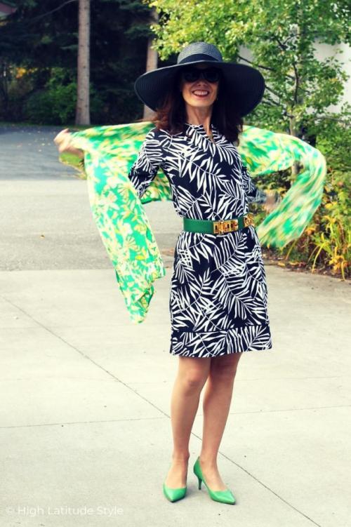 Одевайтесь с умом: как носить лёгкое платье зимой 02