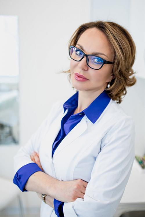 Лучшая уходовая косметика по мнению косметологов. Как ухаживают за собой косметологи: Александра Гонт о любимых средствах и процедурах