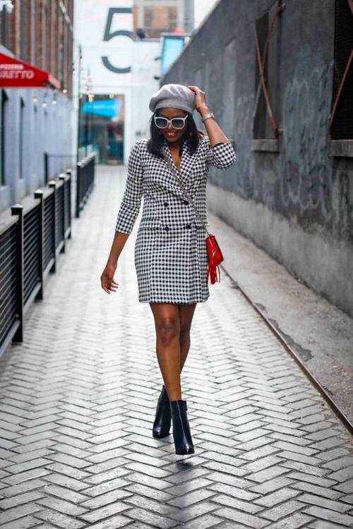 Как носить платья в осенний период стильно и тепло. Теплые платья на осень: идеальный стиль для холодного сезона