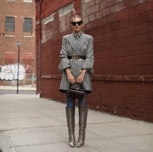 Как носить платья в осенний период стильно и тепло. Теплые платья на осень: идеальный стиль для холодного сезона