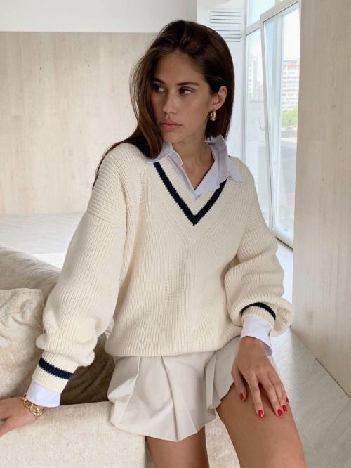 Теплые вязаные платья 2025: тенденции и нововведения 01