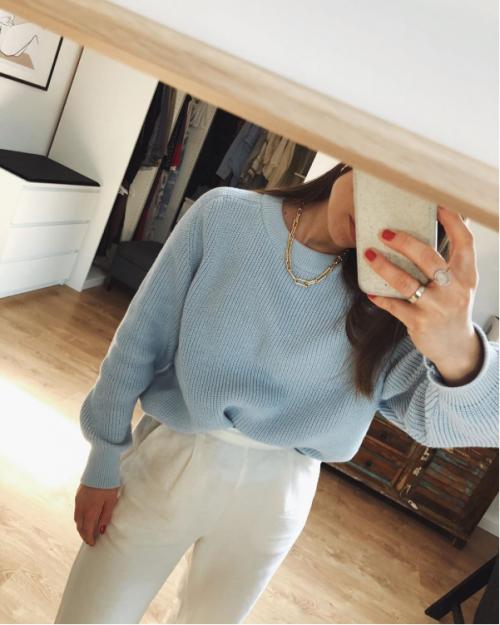 Теплые вязаные платья 2025: тенденции и нововведения 05