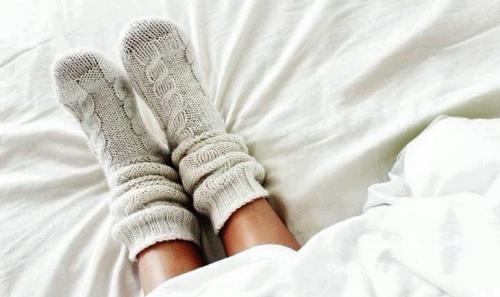 Полезно ли спать в шерстяных носках. В каких носках лучше спать?