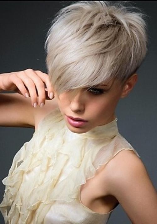 Стильные стрижки на короткие волосы: выбор для каждого 35 Стильные стрижки на короткие волосы: выбор для каждого 35