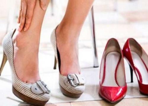 Как размягчить пятку в зимних сапогах. Как размягчить обувь, чтобы не натирала сзади мозоль, туфли не хочется выбрасывать?