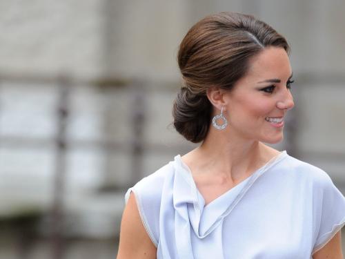 Средние женские стрижки: 10 модных вариантов для лица любого типа 08 Средние женские стрижки: 10 модных вариантов для лица любого типа 08