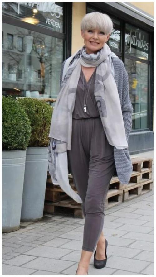 Как сделать коротко-удлинённую стрижку более женственной. Женственность с короткими волосами: особенности стиля