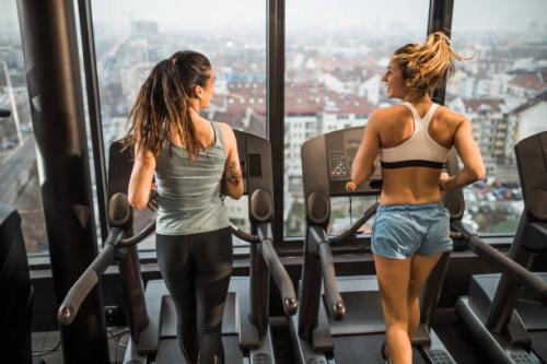 Утренний заряд для похудения: кардио за 17 минут 05