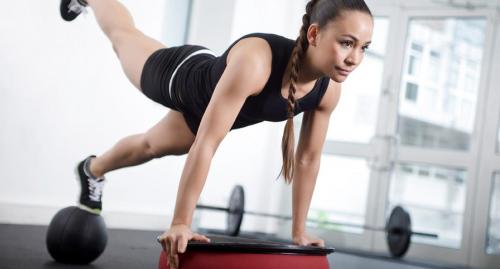 Утренний заряд для похудения: кардио за 17 минут 04