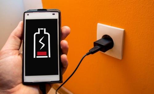 Сколько времени требуется для эффективной зарядки. Как правильно заряжать смартфон, чтобы продлить срок службы его аккумулятора