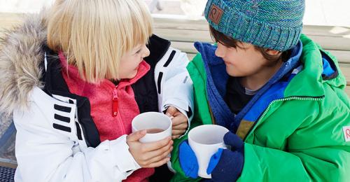 Как носить свободные футболки в холодное время года. Сочетаем несочетаемое, или как носить футболку зимой