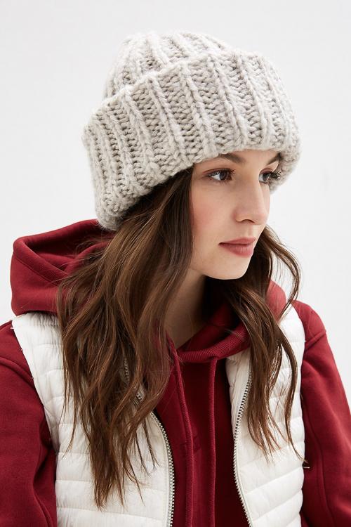 Как подобрать шапку по форме лица женщине посл.  С пуховиком 14