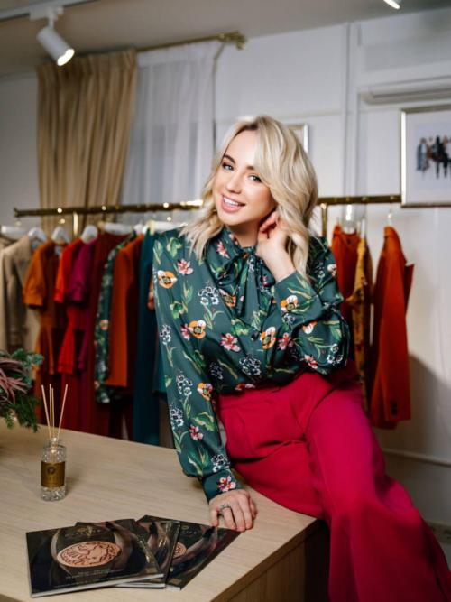 Обычная футболка: 8 вариантов элегантного стиля 04 Обычная футболка: 8 вариантов элегантного стиля 04