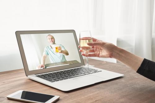 Любовь по переписке, как называется. Отношения НА расстоянии: плюсы и минусы