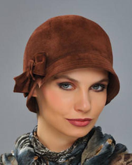 Цвет шапки для блондинки. 