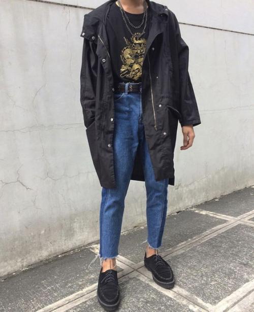 Какие туфли лучше всего сочетаются с футболкой и джинсами. Как подобрать обувь под джинс