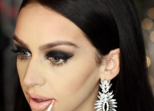 Макияж с черными тенями пошагово. Варианты макияжа с черными тенями