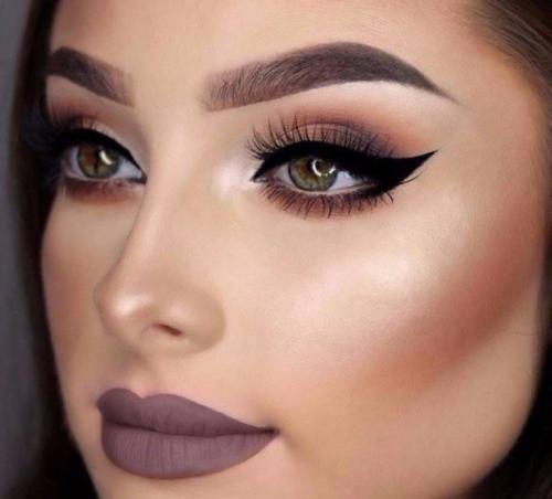 Темный макияж глаз. Темный макияж: самые красивые идеи, лучшие сочетания и оригинальные варианты применения (85 фото + видео)