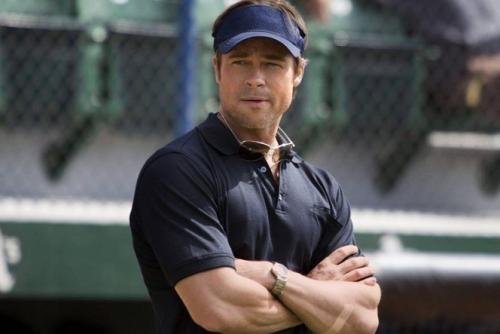 В чем разница между футболками с круглым и V-образным вырезом. Одежда к лету: пять видов мужских футболок.