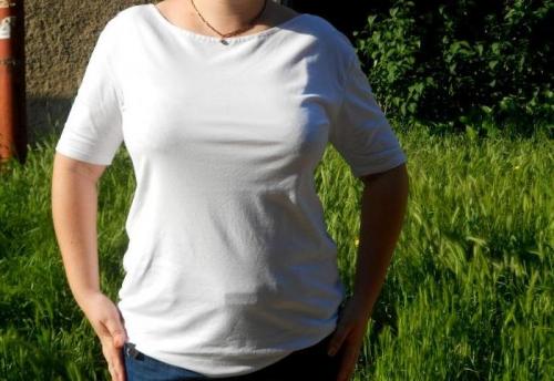 Модно ли женщинам носить футболки с мужским кроем 01