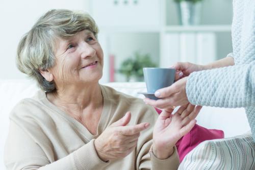 Как ухаживать за женщиной правильно. Будничные способы заботы о девушке 02