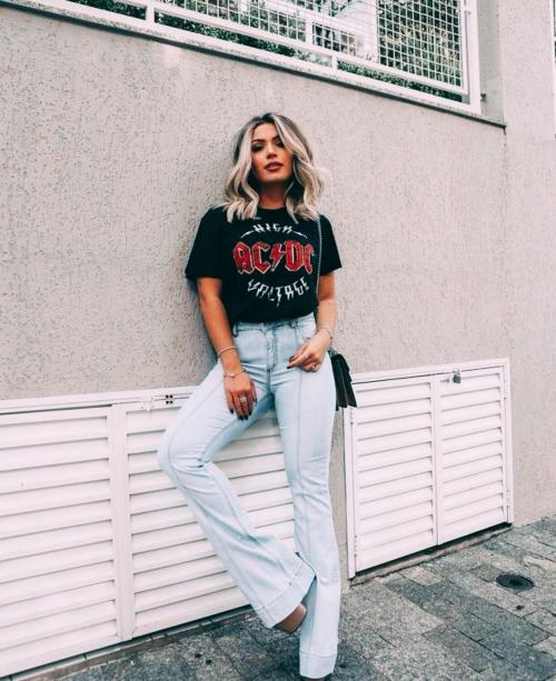 Как стильно заправить футболку. Можно ли вообще заправлять футболку под одежду?