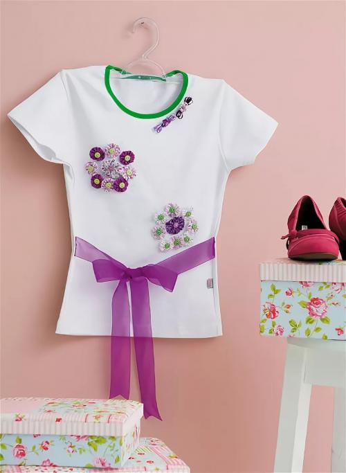 Можно ли использовать дополнительные аксессуары для украшения завязанной футболки. Как своими руками украсить футболку, идеи и полезные советы