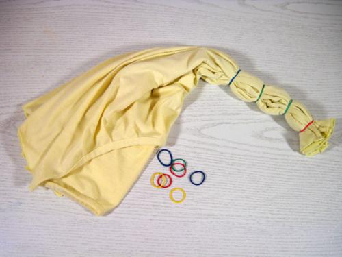 Можно ли использовать дополнительные аксессуары для украшения завязанной футболки. Как своими руками украсить футболку, идеи и полезные советы