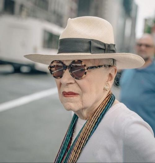 Итальянская мода для женщин з.  Как одеваются стильные итальянки в возрасте: 11 образов на зависть молодым