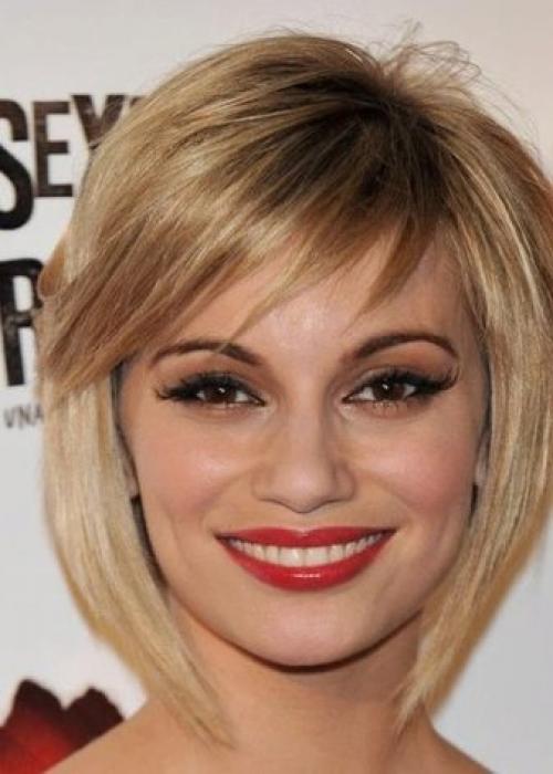 Прямые стрижки с косой челкой. Популярные стрижки с косой челкой 26 Прямые стрижки с косой челкой. Популярные стрижки с косой челкой 26