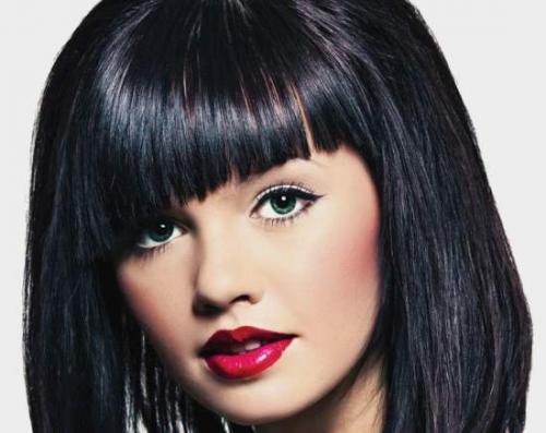 Объемные стрижки с косой челкой. Преимущества и недостатки косой челки