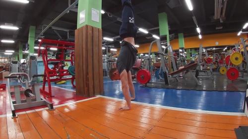 Чем стоячие упражнения лучше, чем традиционные методы. Статика - самые лучшие тренировки со своим весом. Максимальная польза и рельеф!