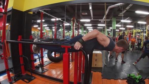 Чем стоячие упражнения лучше, чем традиционные методы. Статика - самые лучшие тренировки со своим весом. Максимальная польза и рельеф!