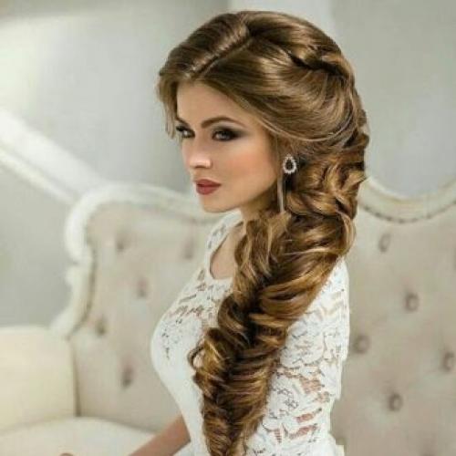 Прически с прямыми волосами. Женские стрижки на длинные прямые волосы 19 Прически с прямыми волосами. Женские стрижки на длинные прямые волосы 19