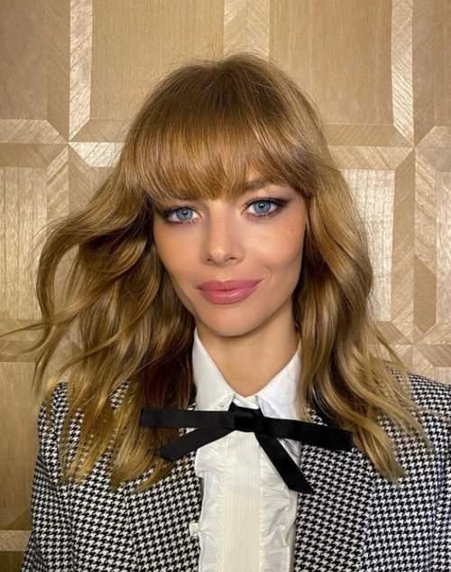 Прямая челка женская. Трендовый вид челки 2022 на прямые волосы