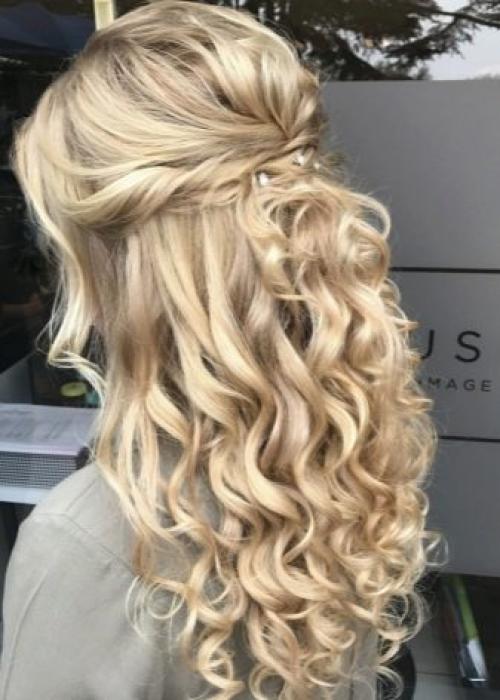 Прически с прямыми волосами. Женские стрижки на длинные прямые волосы 28 Прически с прямыми волосами. Женские стрижки на длинные прямые волосы 28