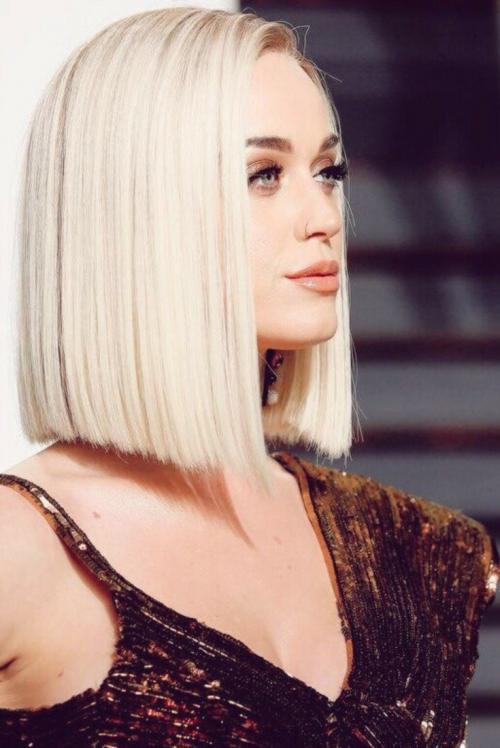 Прямой срез на средние волосы. Правила и советы по выбору