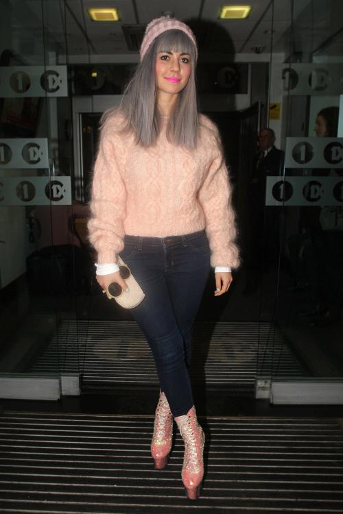 Ровный срез волос плюсы и минусы. Прямой срез волос: 9 идеально ровных стрижек. Лови тренд!