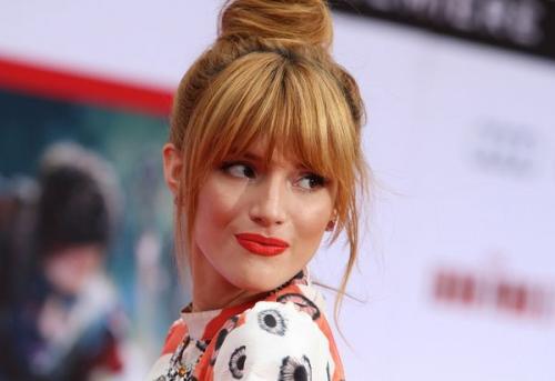 Удлиненная по бокам челка. Виды прямой удлиненной челки 06 Удлиненная по бокам челка. Виды прямой удлиненной челки 06