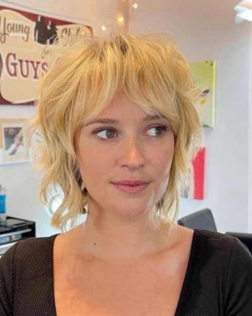 Челка шторка 2022 с актуальными стрижками: фото, тренды
