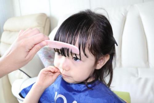 Как ровно подстричь челку ребенку. 4 совета, как подстричь челку ребенку