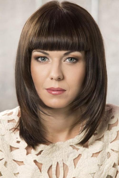 Прямая челка со средними. Какую челку выбрать