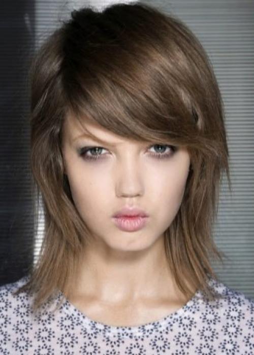 Косая челка с уголком. Стильная косая челка: фото 30