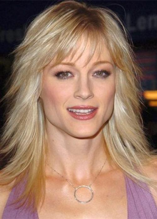 Косая челка с уголком. Стильная косая челка: фото 23