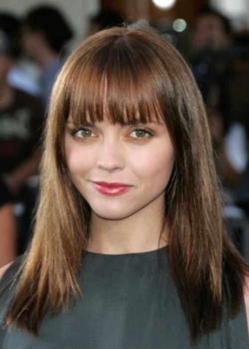 Косая челка с уголком. Стильная косая челка: фото 20