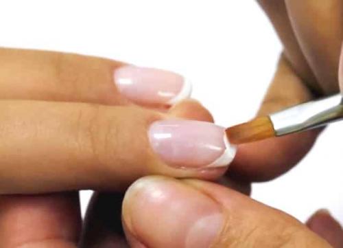 Укрепление ногтей гелем пошагово. Как укрепить ногти гелем в домашних условиях: пошаговая инструкция